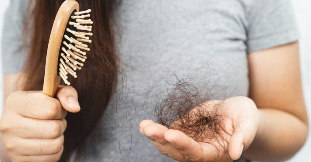 6 טיפולים מומלצים לנשירת שיער והתקרחות