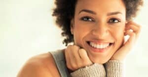 חיוך יפה 5 טיפולים שישפרו את מראה השיניים שלכם